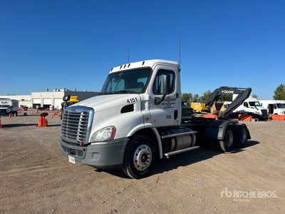 2018 Freightliner Cascadia 113 6x4 T/A Day Cab Truck Tractor