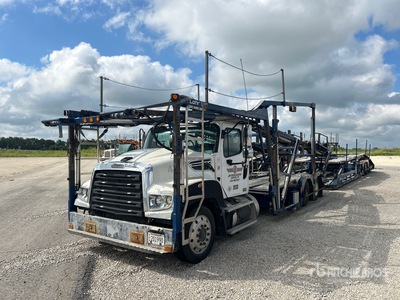 2017 Freightliner 114SD 6x4 Car Carrier Truck