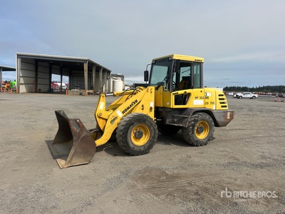 2000 Komatsu WA95-3 Pala gommata
