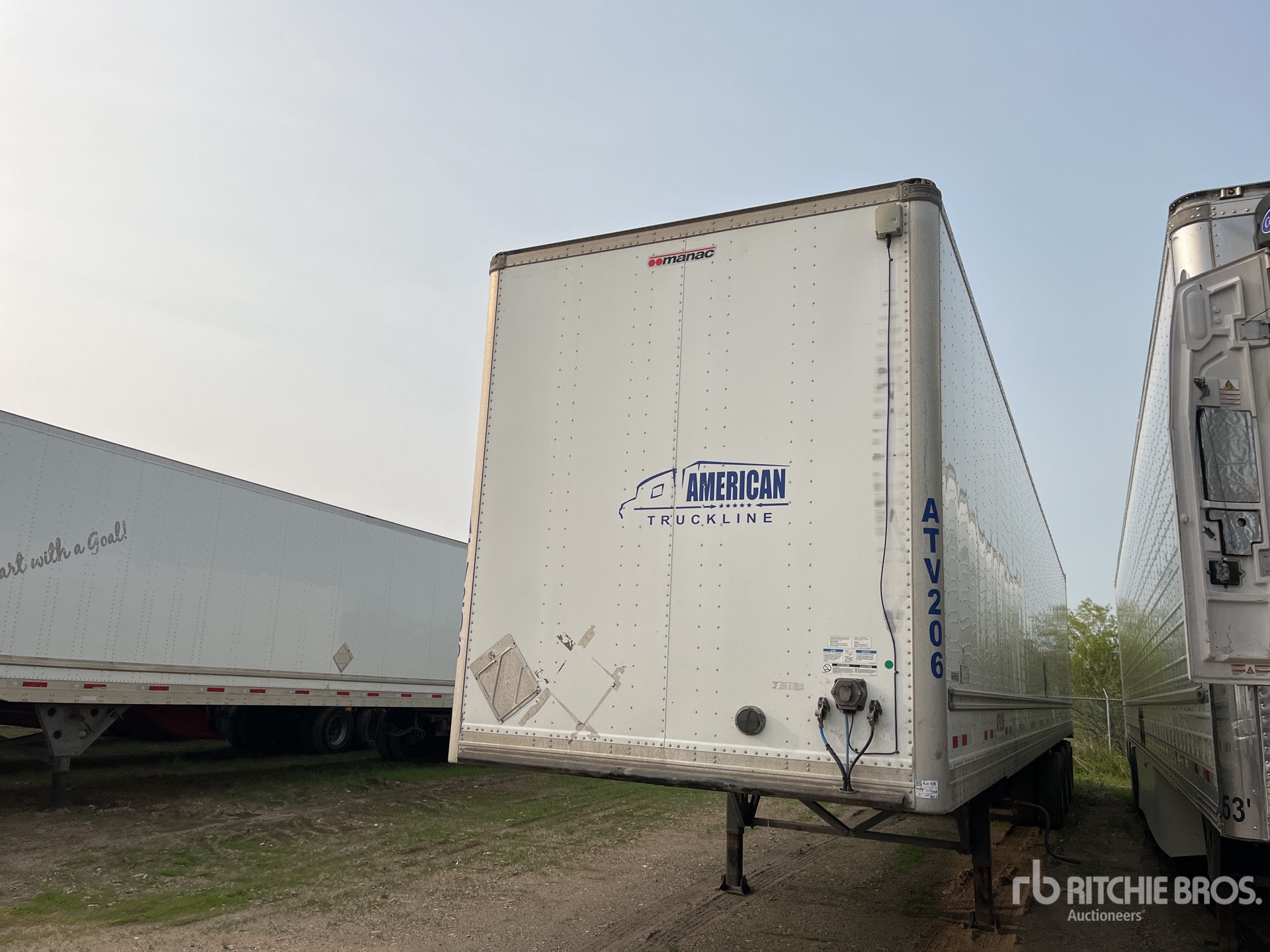 2022 Manac 53 ft x 102 in Tri/A Van Trailer