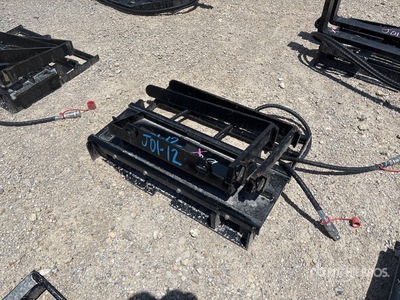2025 GIYI GY-CYHC 30 in Mini Skid Steer Forks (Unused)