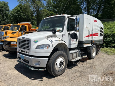 2015 Freightliner M2 106 Sweeper Truck
