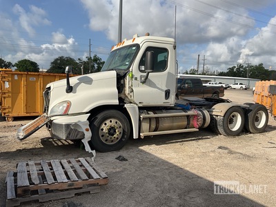 2012 Freightliner Cascadia 125 6x4 Day Cab Truck Tractor (Inoperable)