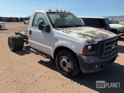 2006 Ford F-350 XL Super Duty Cab and Chassis