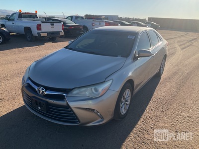 2015 Toyota Camry SE Sedan