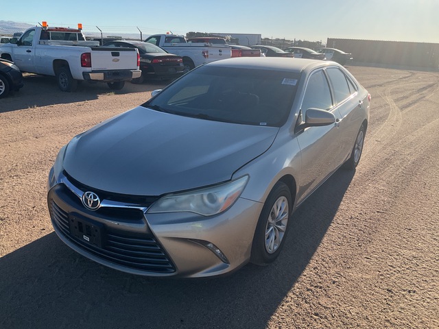 2015 Toyota Camry SE Sedan