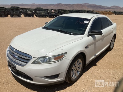 2011 Ford Taurus SE Sedan