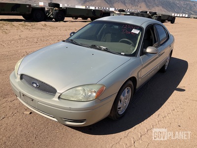 2005 Ford Taurus SE Sedan
