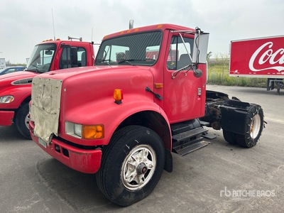 1993 International 4900 S/A Day Cab Truck Tractor (Inoperable)