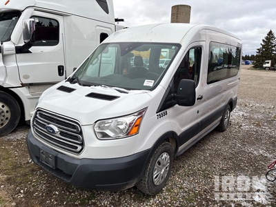 2017 Ford Transit 150 XLT 9 فان نقل ركاب