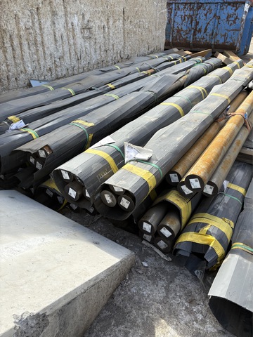 Quantity of (2) Toolox 44 131 mm x 4 m Steel Round Bar