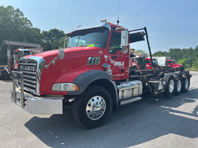 2012 Mack GU813 8x4 Roll-Off Truck 2012 Mack GU813 8x4 Roll-Off Truck