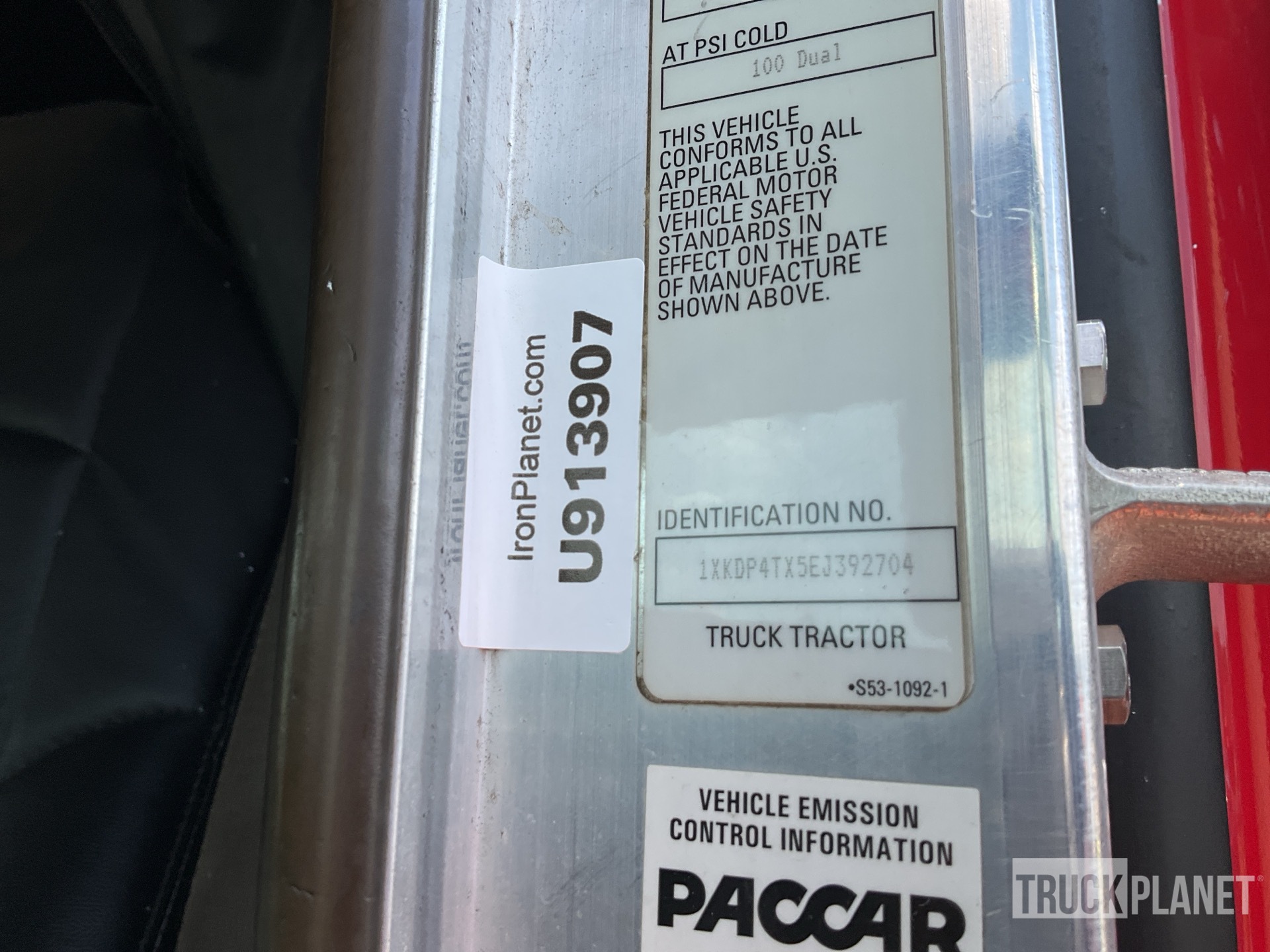 2014 Kenworth T800 8x4 Tri/A Day Cab Truck Tractor in Masontown
