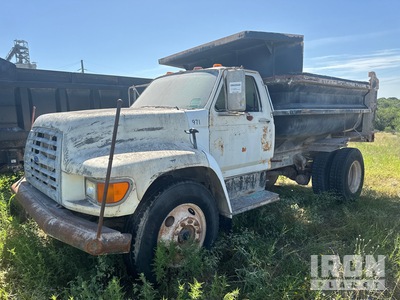 1995 Ford F800 4x2 S/A Dump Truck (Inoperable)
