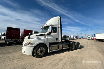 2018 Freightliner Cascadia 126 6x4 T/A Day Cab Truck Tractor
