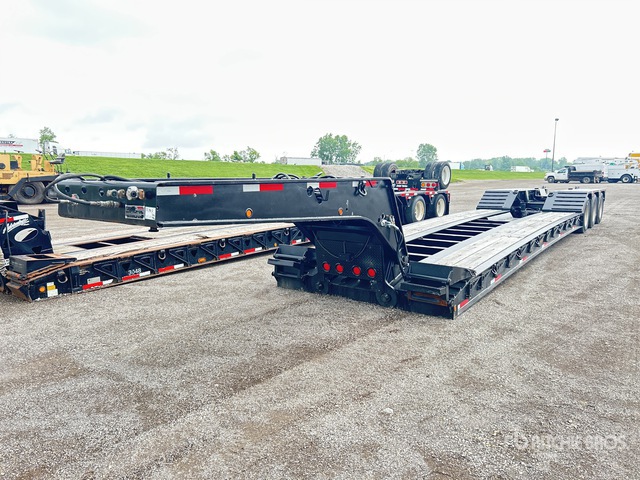 Talbert T Army 2006 Talbert T(4)DW-55SA-HRG-1-T1 55 ton Tri/A Removable Gooseneck ...
