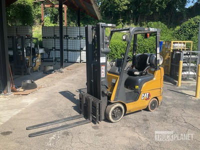2020 Cat 2C3500 2700 lb Cushion Tire Forklift