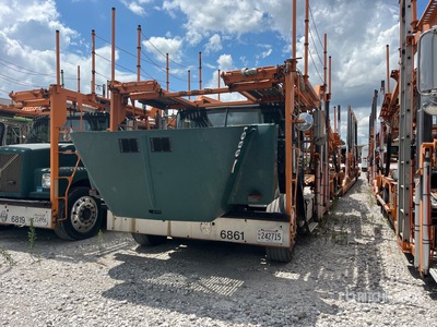2001 Volvo WAH Camion transporteur de voitures (Inoperable)