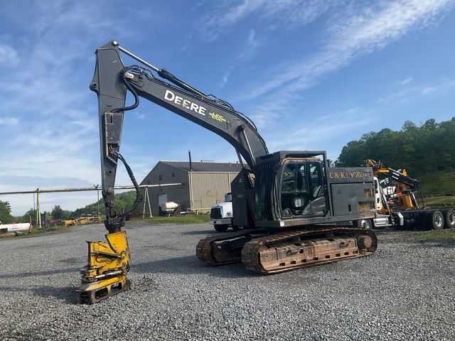 2020 John Deere 210G