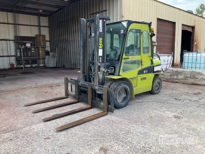 Clark C40D 7050 lb Cushion Tire Forklift