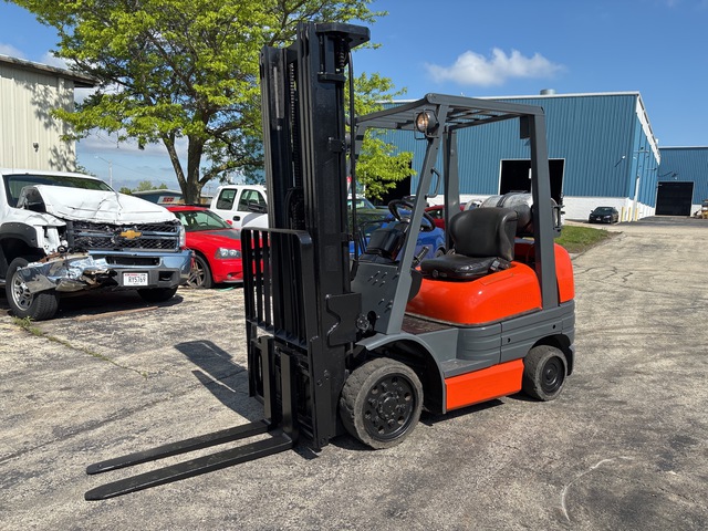 1996 Toyota 42-6FGU25 3560 lb Cushion Tire Forklift