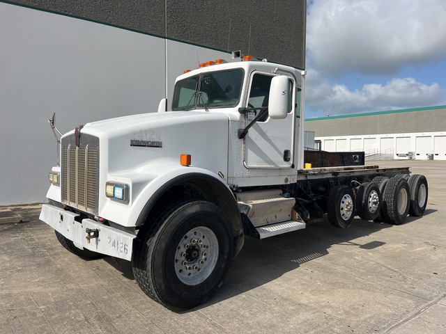 2005 Kenworth W900 10x4 Cab and Chassis