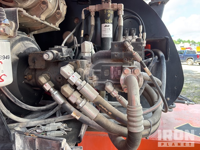 ELEVADOR TELESCóPICO 2016 JLG 4WD 860SJ