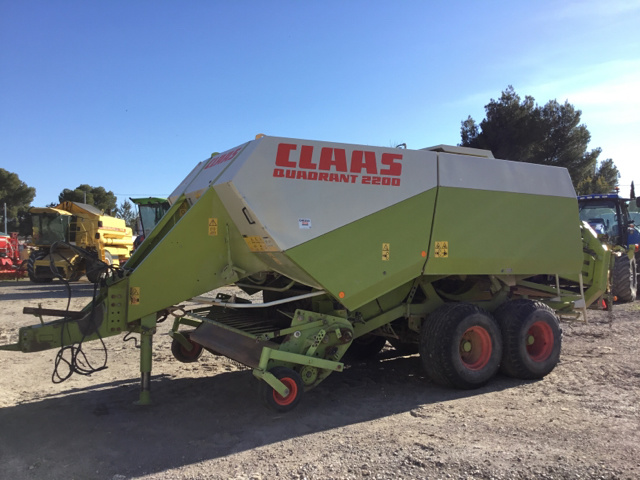2001 Claas Quadrant 2200 Round Baler