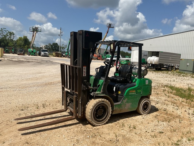 2016 Mitsubishi FG30NGLP