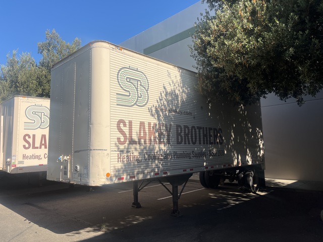 1972 Trailmobile 28 ft x 96 in S/A Van Trailer