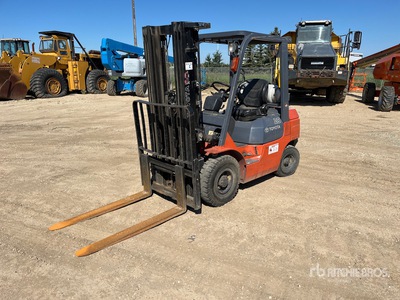 2006 Toyota 7FGU25 3750 lb Pneumatic Tire Forklift