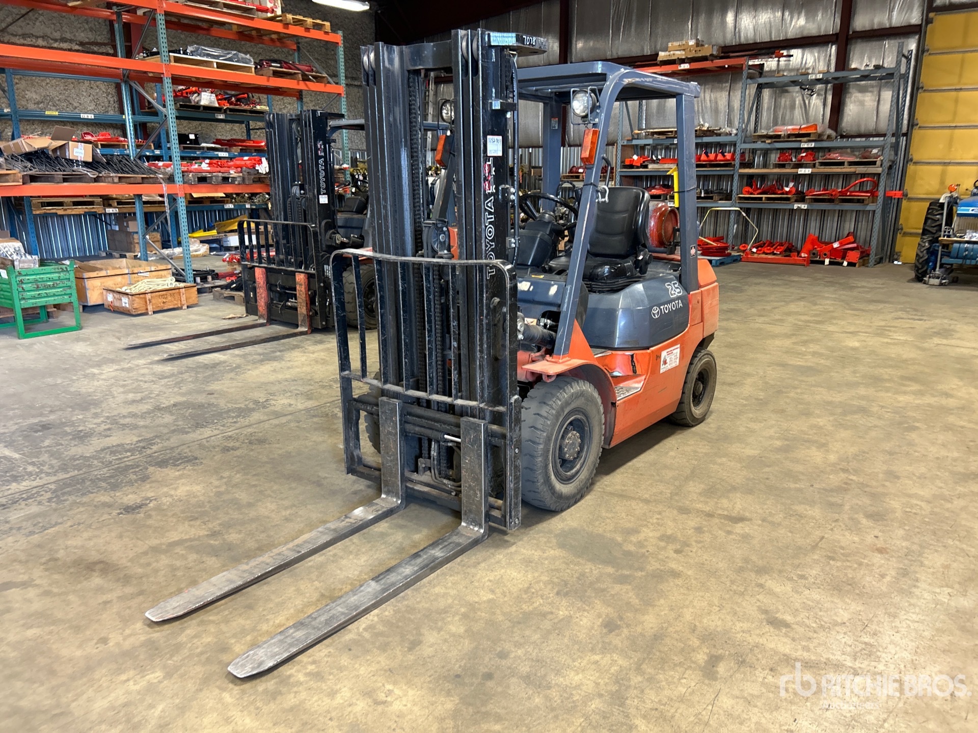 2006 Toyota 7FGU25 3750 lb Pneumatic Tire Carretilla Elevadora