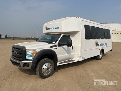 2015 Ford F-550 Super Duty XL 4x4 22 Passenger Van