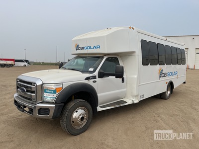 2015 Ford F-550 Super Duty XL 4x4 22 Passenger Van