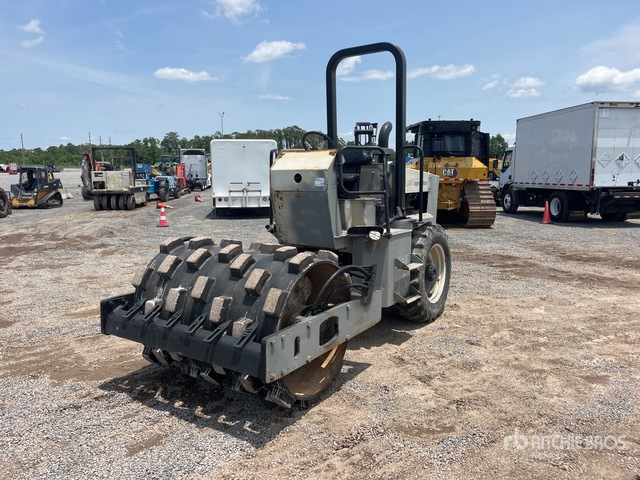 2001 Ingersoll Rand SD-40F Padfoot Drum Compactor | Ritchie Bros ...