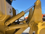 Hydraulics with Ripper Cylinders