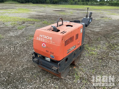 2013 年 Hitachi ZV550W Walk Behind Roller