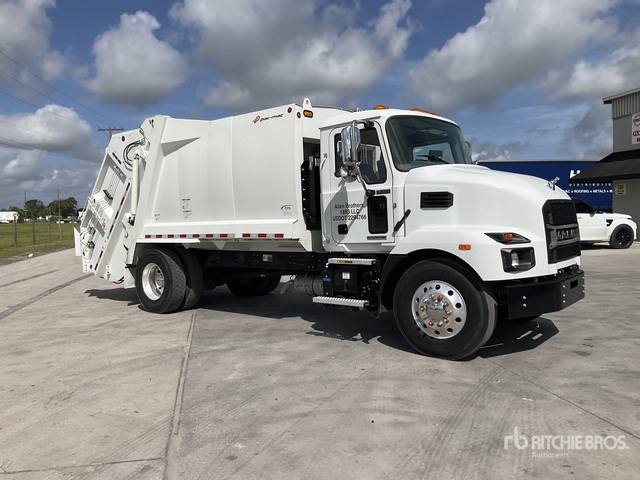 WASTE COLLECTION TRUCK 2022 MACK