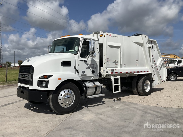 WASTE COLLECTION TRUCK  2022 MACK