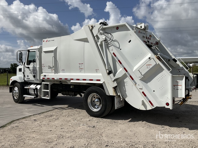 WASTE COLLECTION TRUCK 2022 MACK