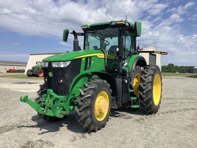2022 Deere 7R 210 4WD Tractor 2022 Deere 7R 210 4WD Tractor