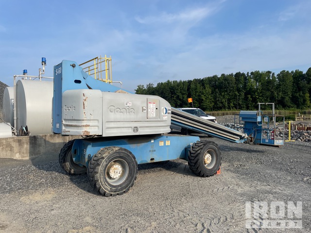 ELEVADOR TELESCóPICO 2001 GENIE 4WD S60