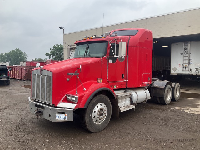 2007 Kenworth T800 6x4 T/A Sleeper Truck Tractor