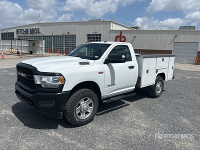 2022 Ram 2500 4x4 Utility Truck