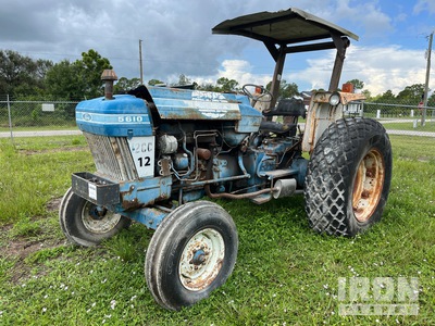 1982 Ford 5610 4x2 Ride-On Utility Tractor (Inoperable)