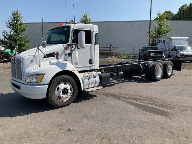 2014 Kenworth T370 6x4 Cab and Chassis 2014 Kenworth T370 6x4 Cab and Chassis