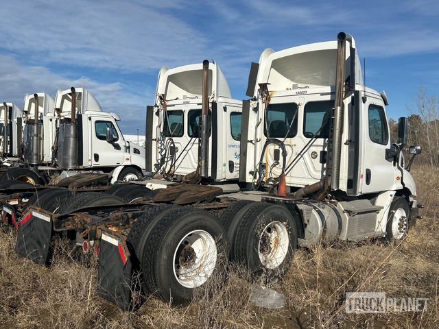 CAMIóN 2016 FREIGHTLINER