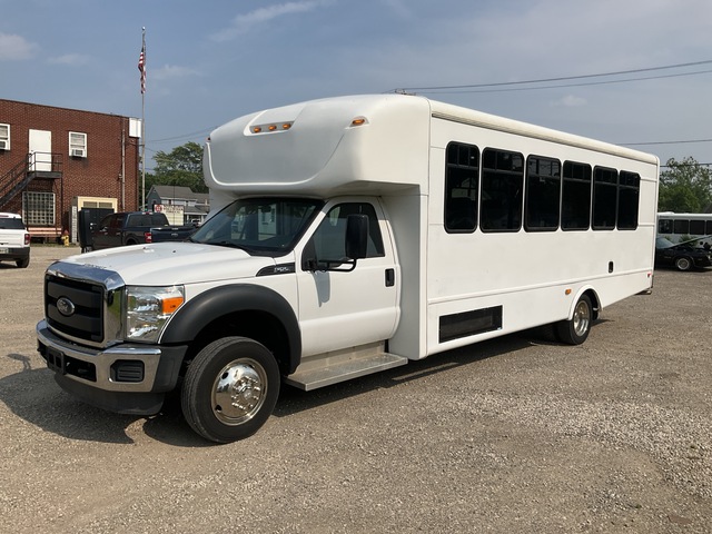 2016 Ford F550 4x2 28-Seat Bus