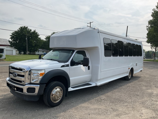 2015 Ford F550 4x2 27-Seat Bus