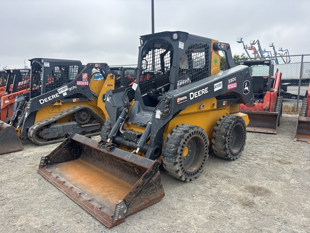 2022 John Deere 330G